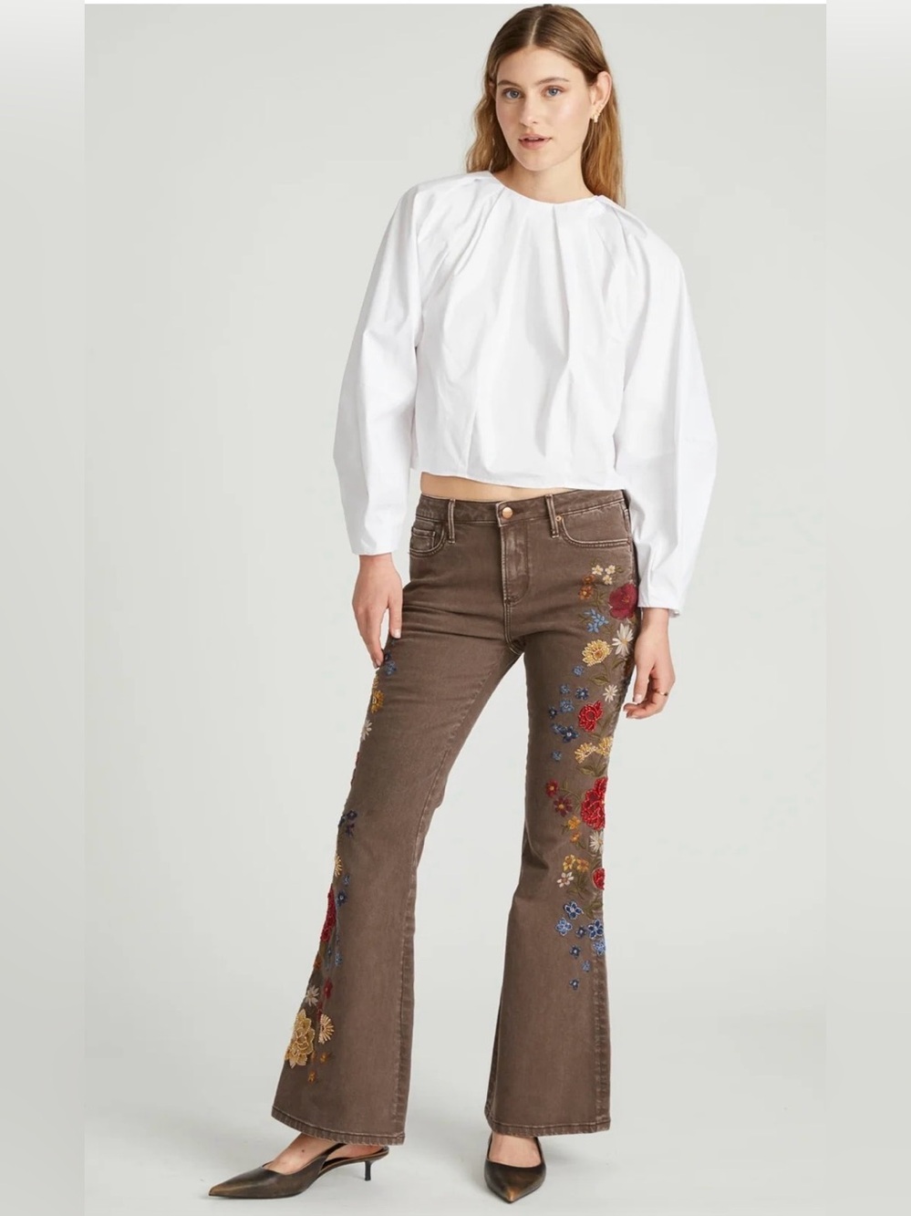 Brand new with tags driftwood Farrah flare jeans in brown with embroidery sz 26